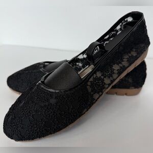 Women’s 9.5 US Black Floral Lace Pattern Ballet Flats Unbranded Slip On Cap Toe